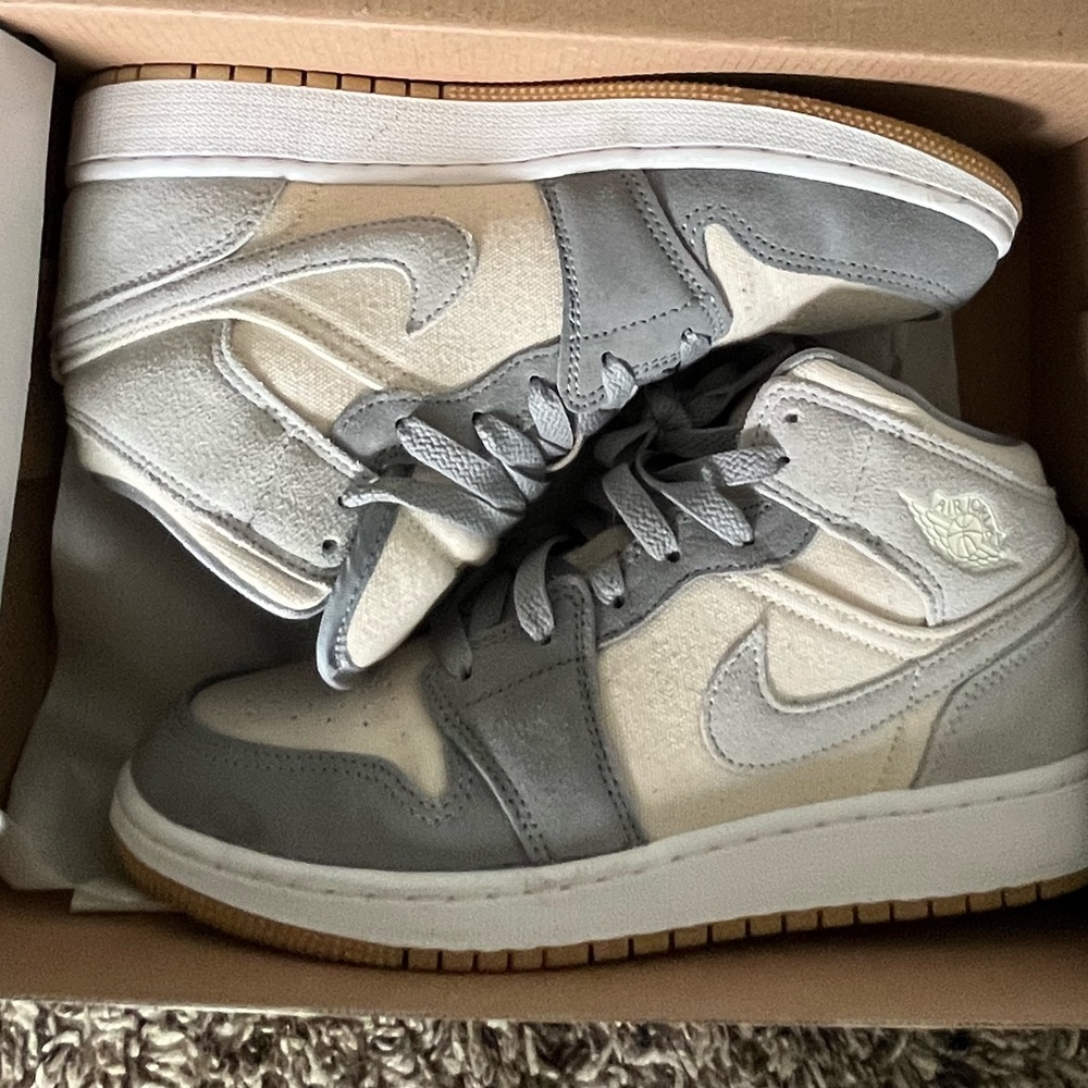 Air Jordan 1 Mid Coconut Milk GS